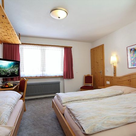 סאס פה Swiss Family Hotel Alphubel מראה חיצוני תמונה