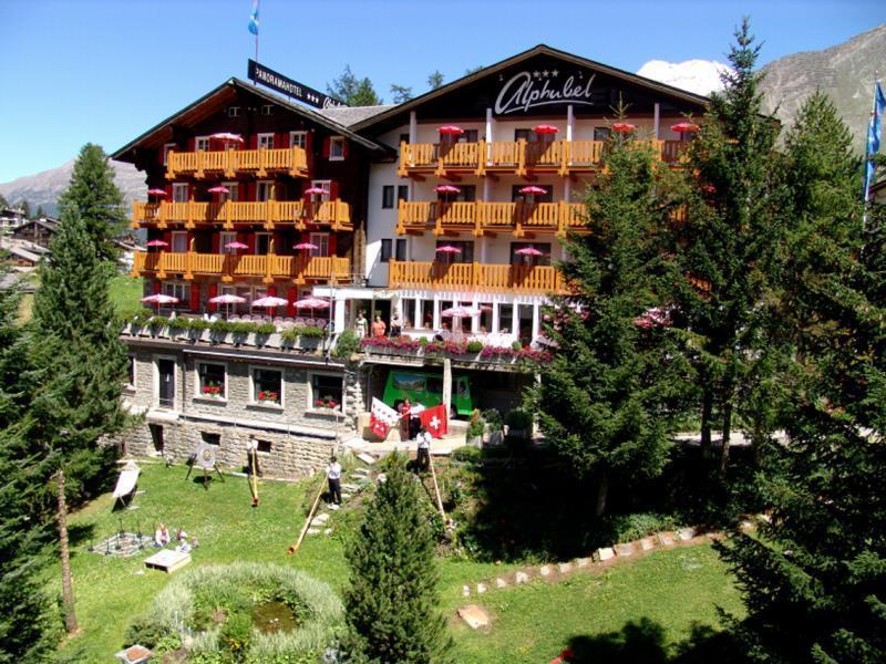 סאס פה Swiss Family Hotel Alphubel מראה חיצוני תמונה