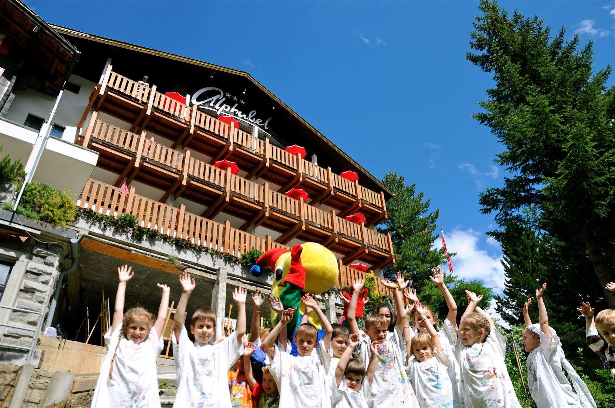 סאס פה Swiss Family Hotel Alphubel מראה חיצוני תמונה