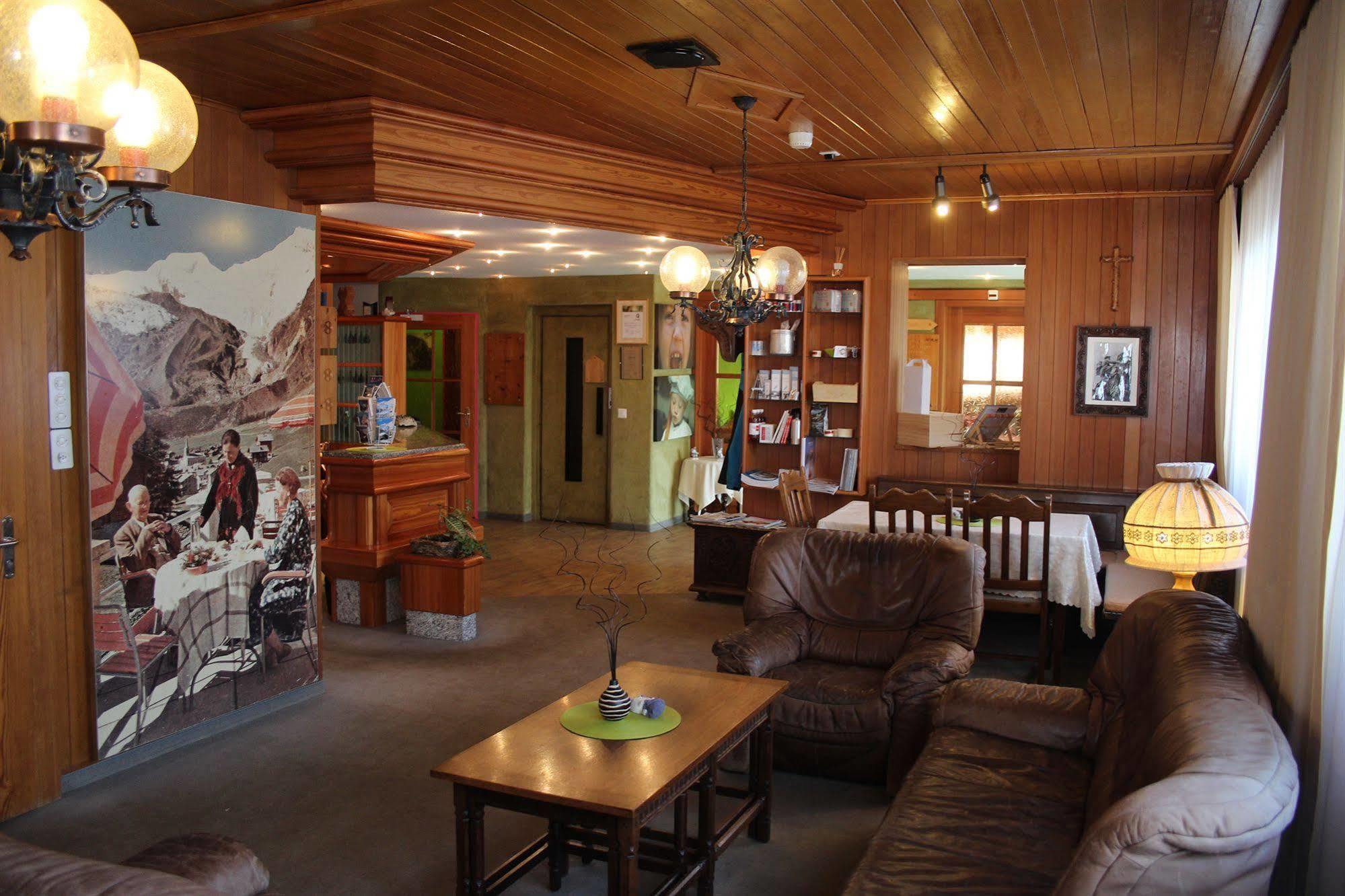 סאס פה Swiss Family Hotel Alphubel מראה חיצוני תמונה
